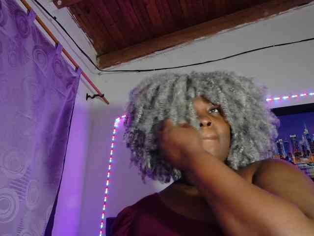 ebony-NeighborMoans webcam