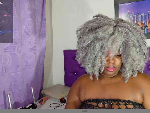ebony-NeighborMoans webcam
