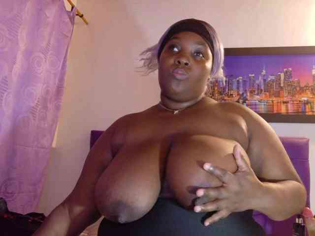 ebony-NeighborMoans webcam