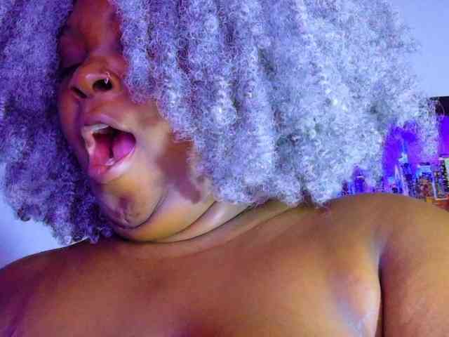 ebony-NeighborMoans webcam