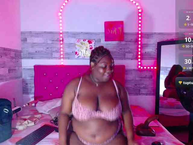 ebony-NeighborMoans webcam