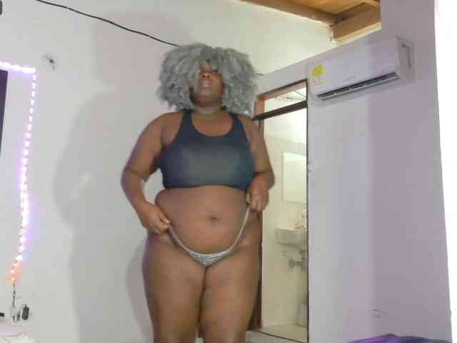 ebony-NeighborMoans webcam