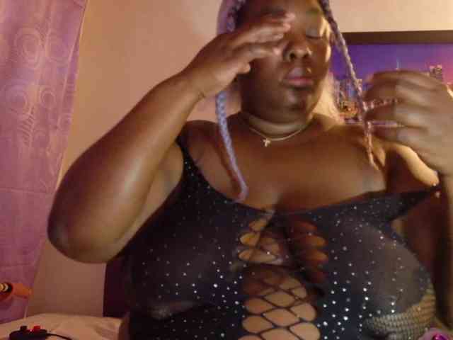 ebony-NeighborMoans webcam