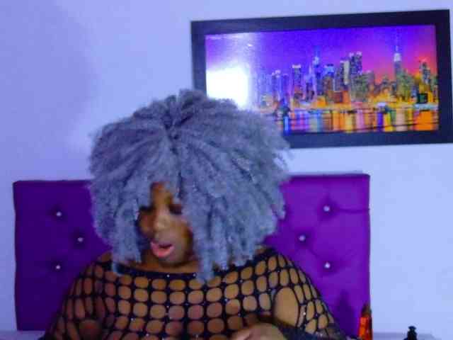 ebony-NeighborMoans webcam