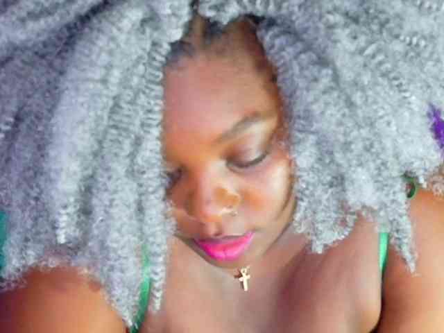ebony-NeighborMoans webcam