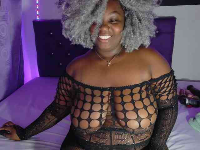 ebony-NeighborMoans webcam