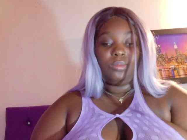 ebony-NeighborMoans webcam