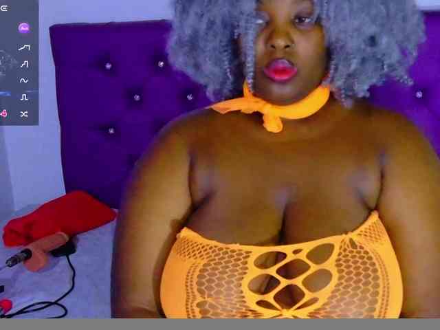 ebony-NeighborMoans webcam