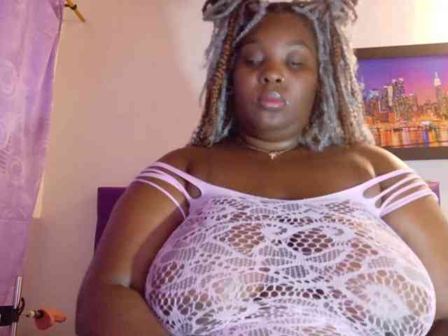 ebony-NeighborMoans webcam