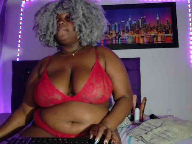 ebony-NeighborMoans webcam