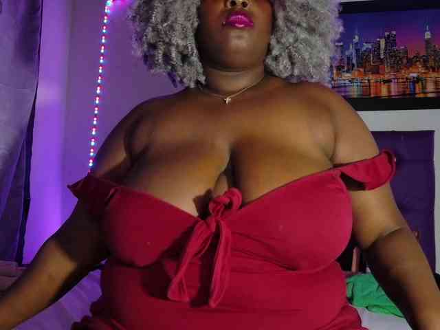 ebony-NeighborMoans webcam