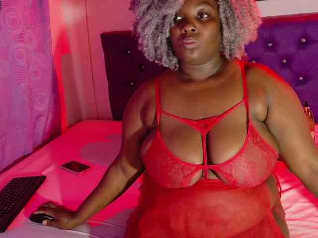 ebony-NeighborMoans webcam