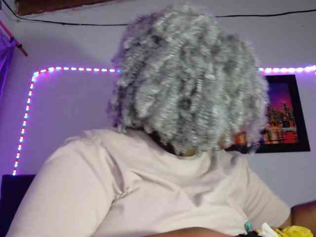 ebony-NeighborMoans webcam