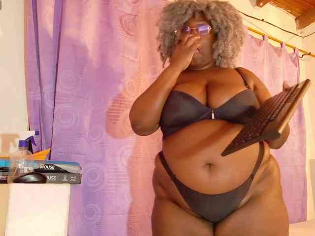 ebony-NeighborMoans webcam