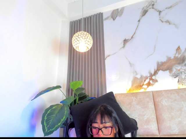 KhateMiller live cam on BongaCams