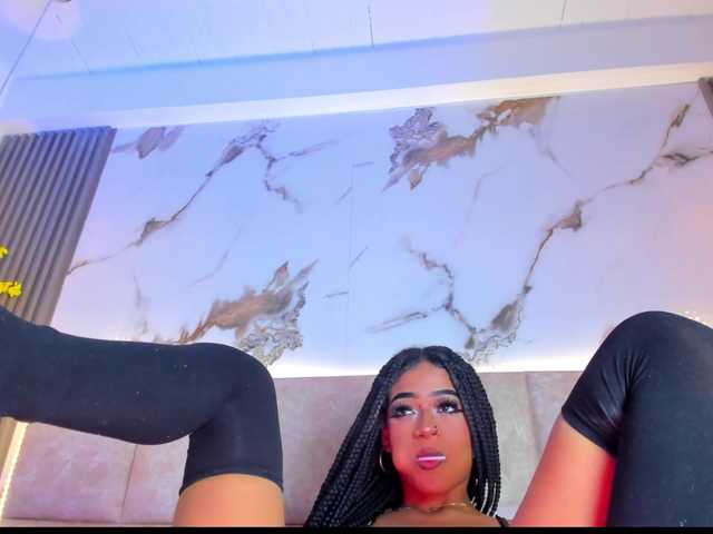 KhateMiller live cam on BongaCams