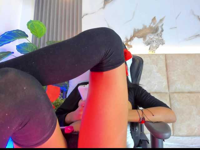 KhateMiller live cam on BongaCams