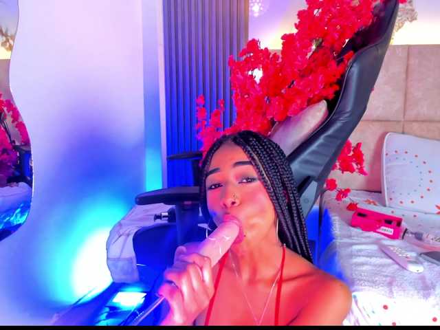 KhateMiller live cam on BongaCams