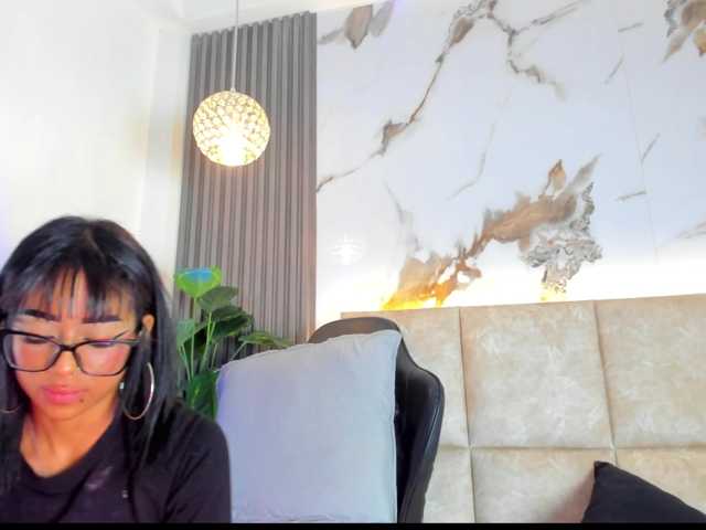 KhateMiller live cam on BongaCams