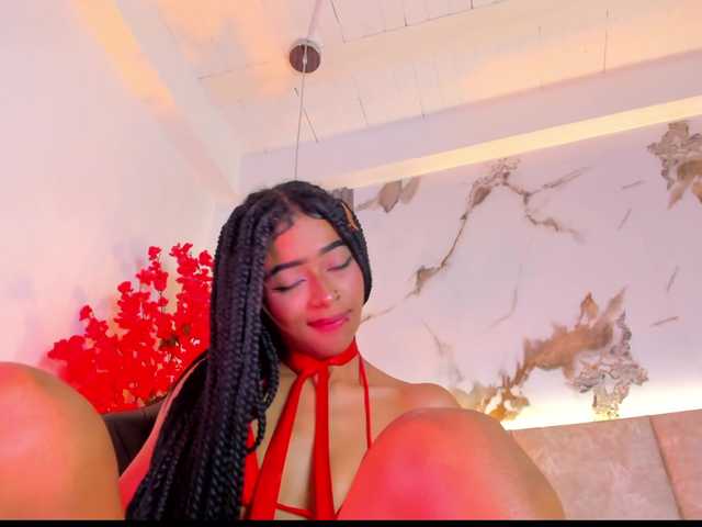 KhateMiller live cam on BongaCams