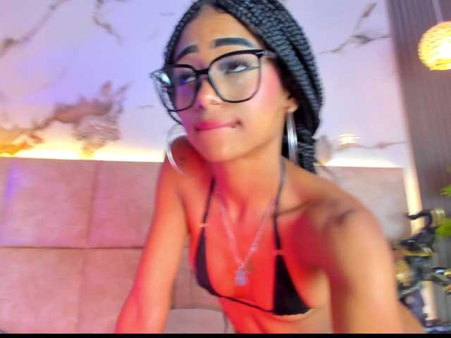 KhateMiller live cam on BongaCams