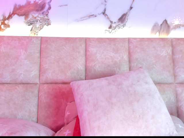 KhateMiller live cam on BongaCams