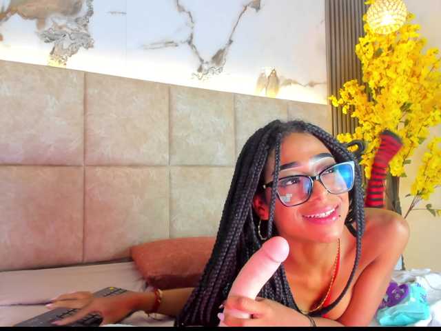 KhateMiller live cam on BongaCams