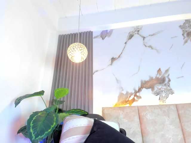KhateMiller live cam on BongaCams