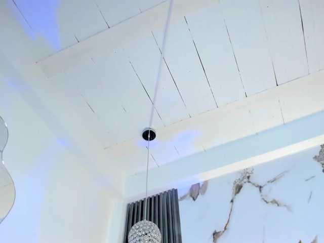 KhateMiller live cam on BongaCams
