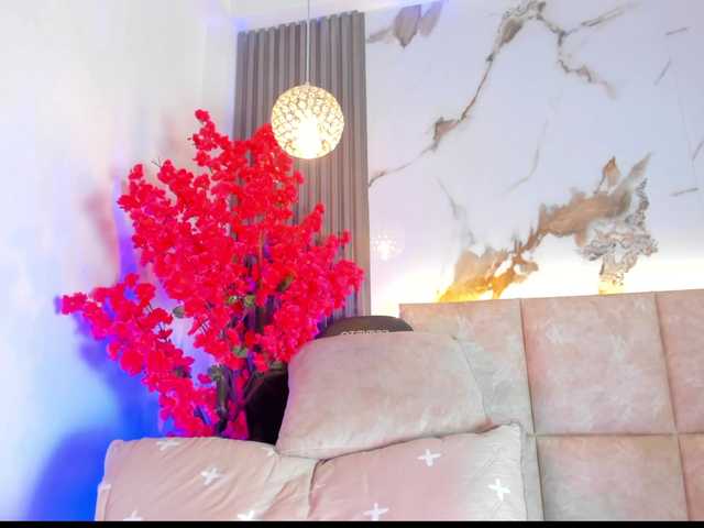 KhateMiller live cam on BongaCams