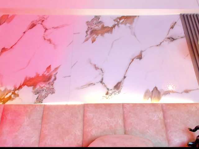KhateMiller live cam on BongaCams