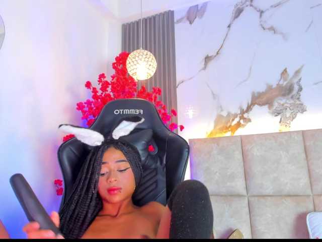 KhateMiller live cam on BongaCams