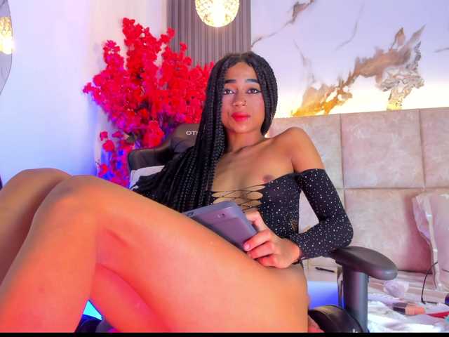 KhateMiller live cam on BongaCams