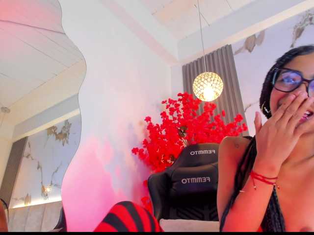 KhateMiller live cam on BongaCams