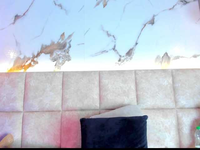 KhateMiller live cam on BongaCams