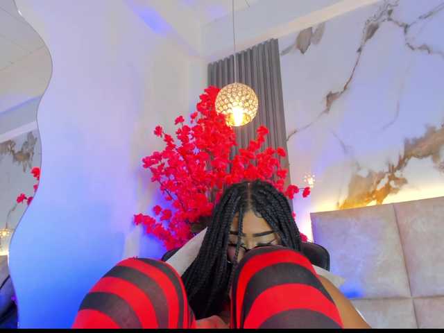 KhateMiller live cam on BongaCams