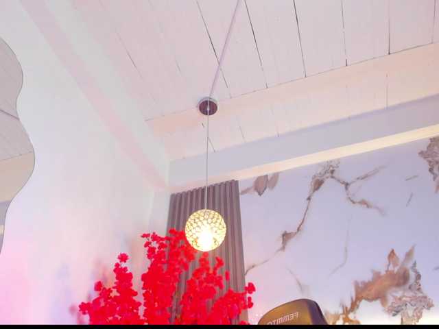 KhateMiller live cam on BongaCams