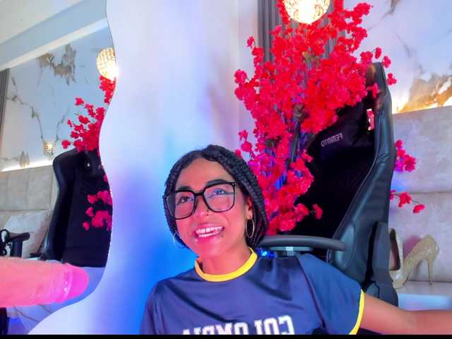 KhateMiller live cam on BongaCams