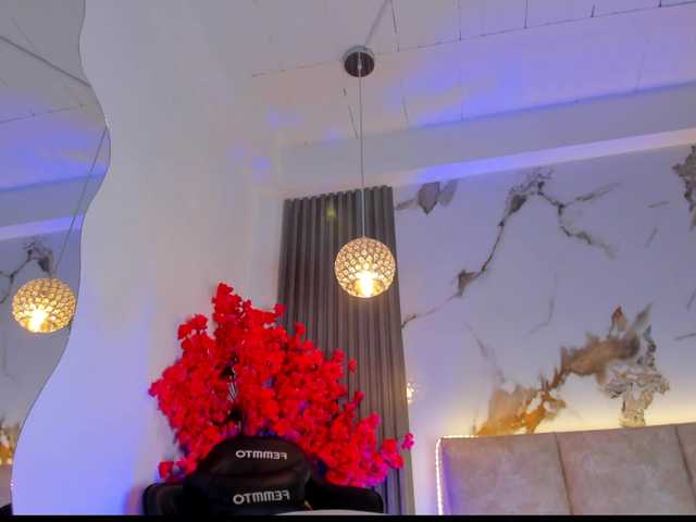 KhateMiller live cam on BongaCams