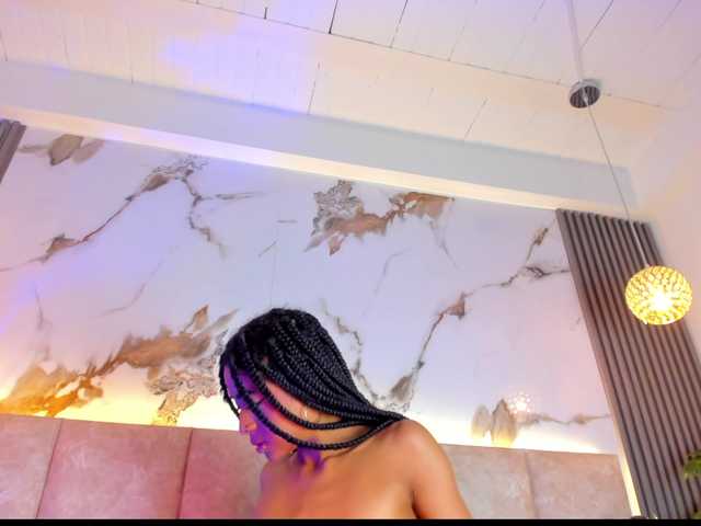 KhateMiller live cam on BongaCams