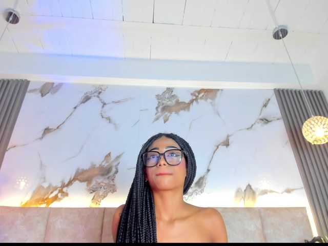KhateMiller live cam on BongaCams