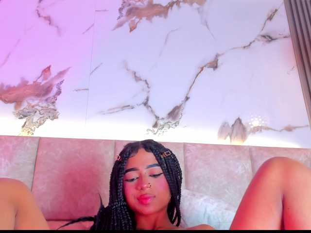 KhateMiller live cam on BongaCams