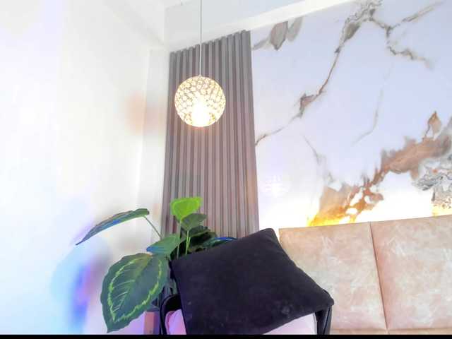 KhateMiller live cam on BongaCams