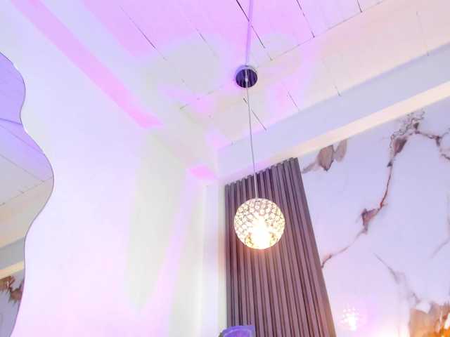 KhateMiller live cam on BongaCams
