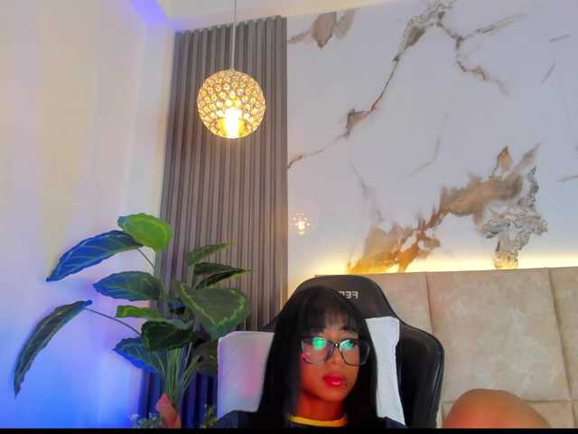 KhateMiller live cam on BongaCams