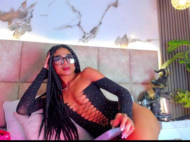 KhateMiller live cam on BongaCams