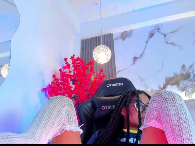 KhateMiller live cam on BongaCams