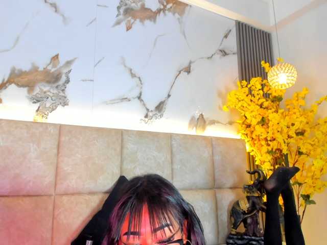KhateMiller, en directo ahora en BongaCams