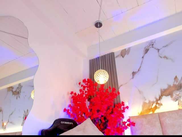 KhateMiller live cam on BongaCams