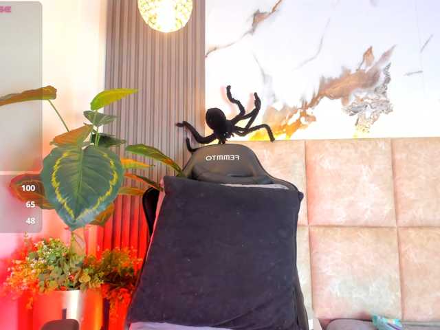 KhateMiller live cam preview